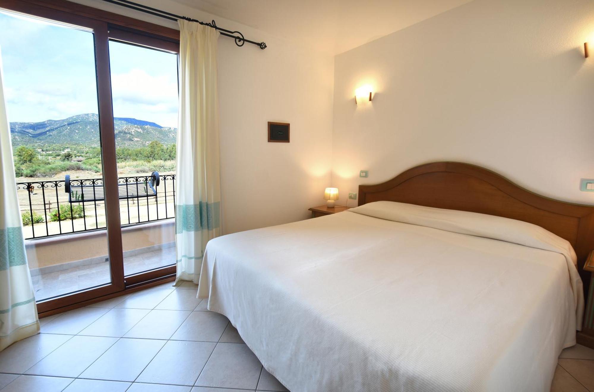 Le Anfore Hotel Villasimius Exteriör bild