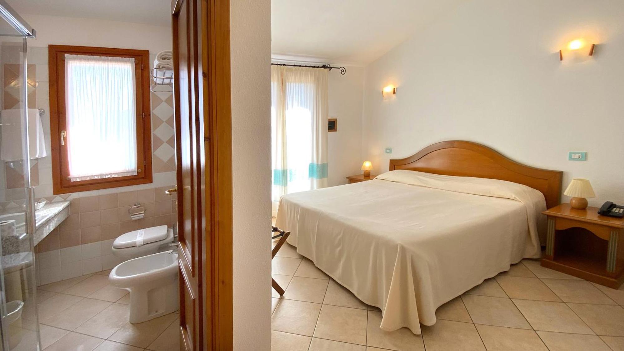 Le Anfore Hotel Villasimius Exteriör bild