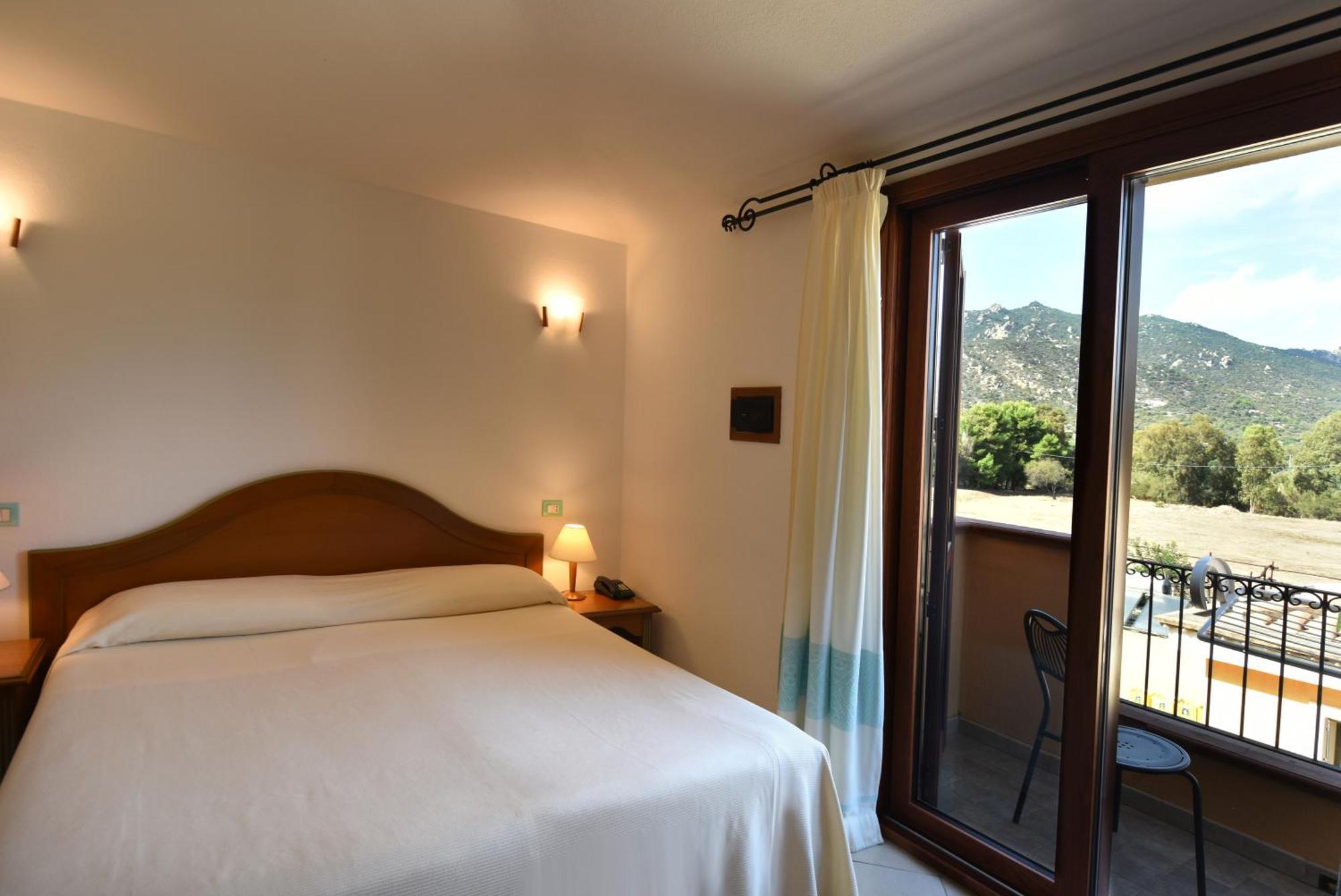 Le Anfore Hotel Villasimius Exteriör bild