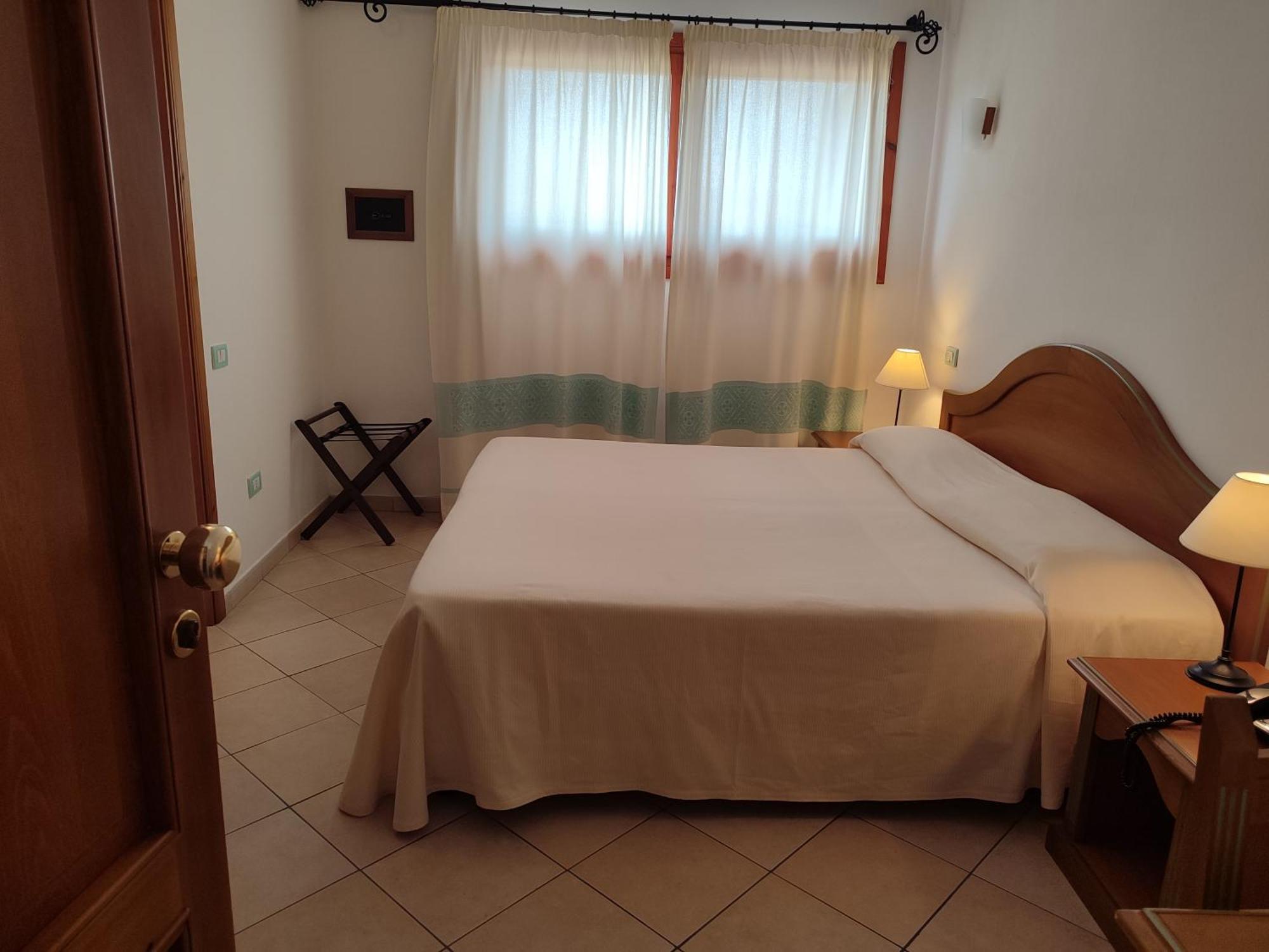 Le Anfore Hotel Villasimius Exteriör bild
