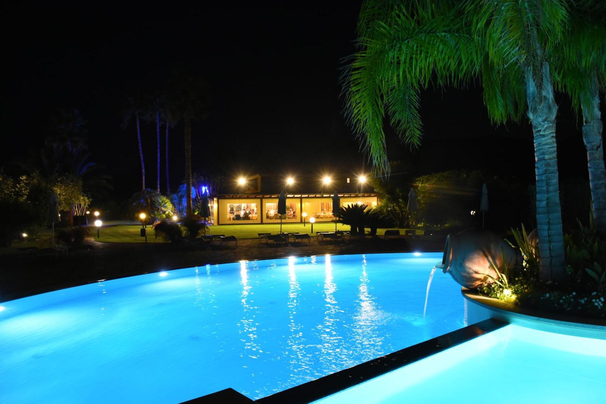 Le Anfore Hotel Villasimius Exteriör bild