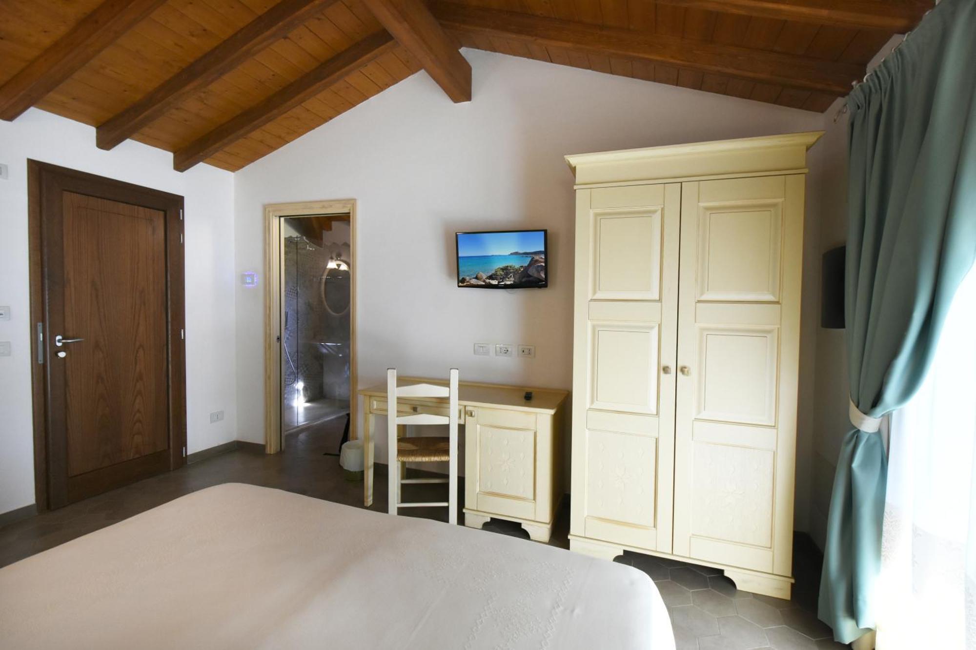 Le Anfore Hotel Villasimius Exteriör bild