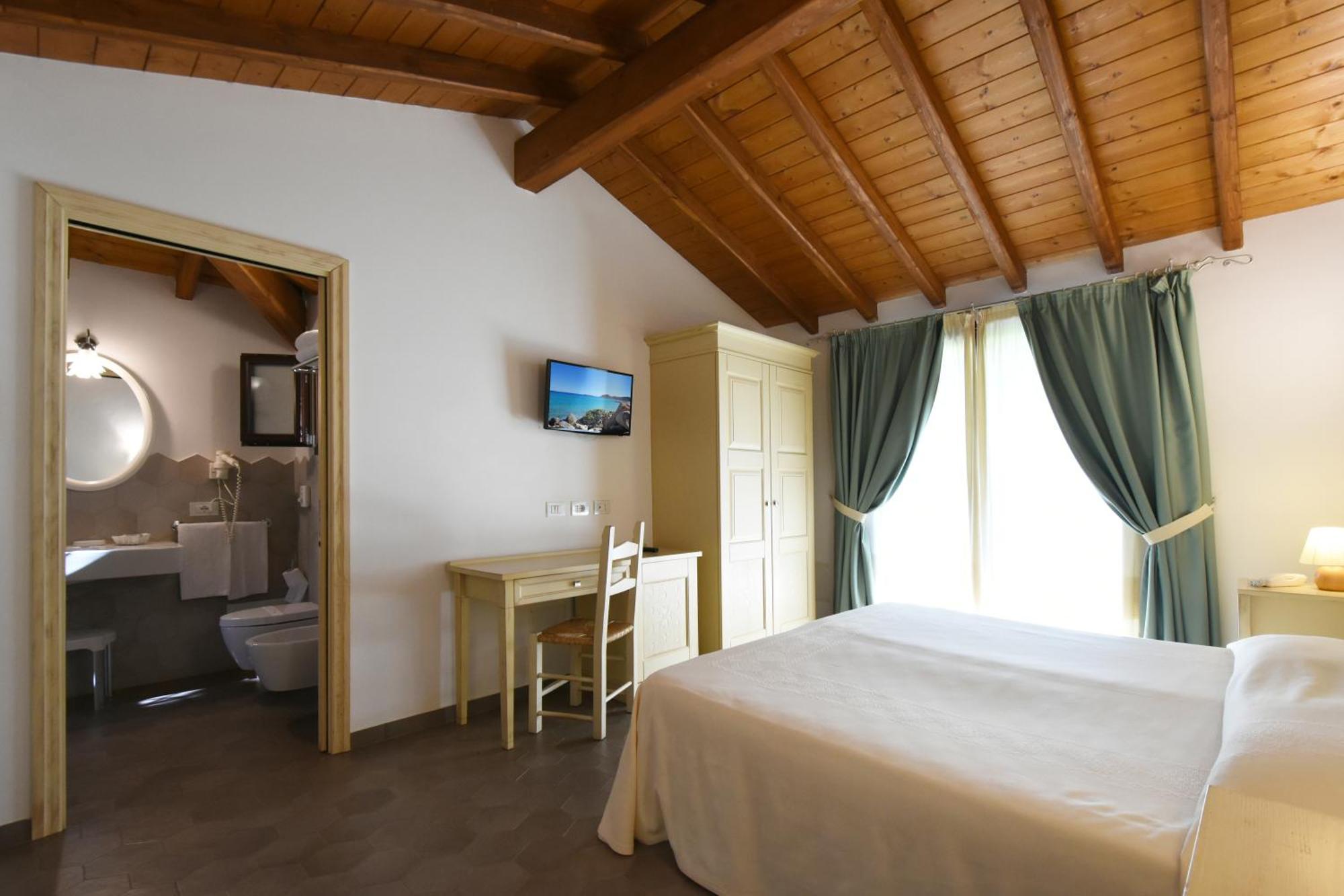 Le Anfore Hotel Villasimius Exteriör bild