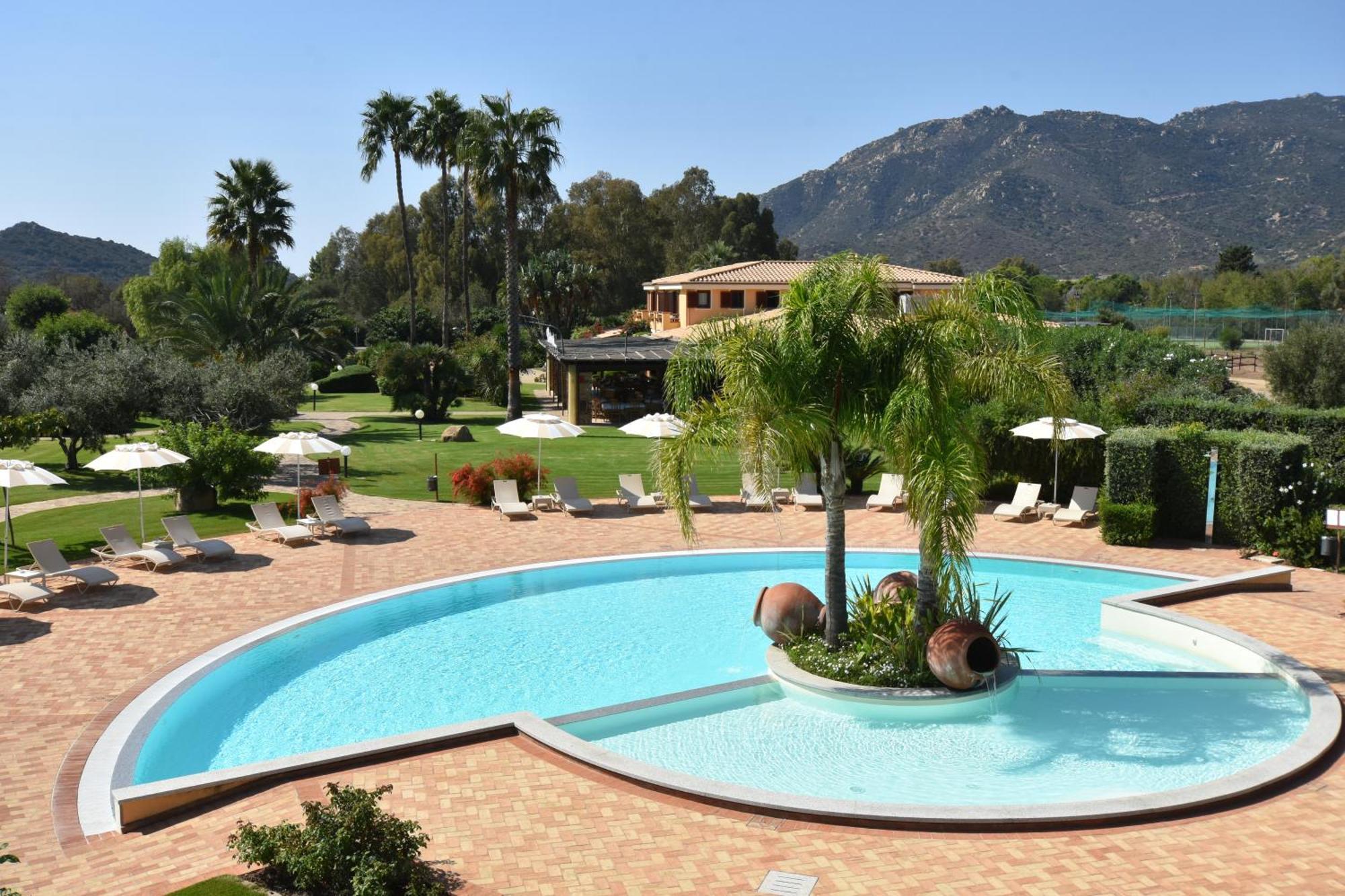 Le Anfore Hotel Villasimius Exteriör bild