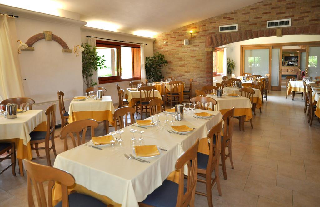 Le Anfore Hotel Villasimius Exteriör bild