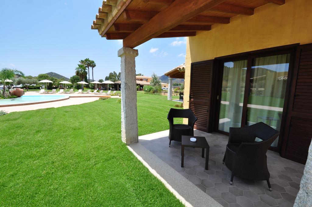 Le Anfore Hotel Villasimius Exteriör bild