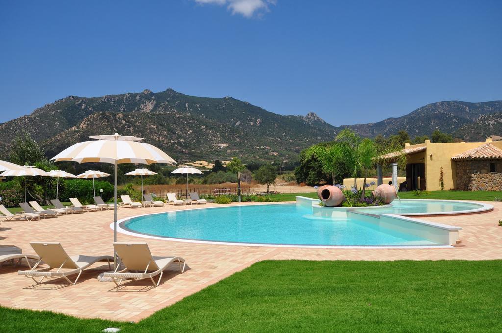 Le Anfore Hotel Villasimius Exteriör bild