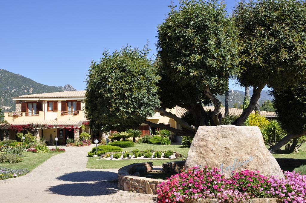 Le Anfore Hotel Villasimius Exteriör bild